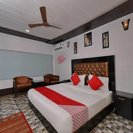 Collection O Retreat Morjim Resort Esterno foto