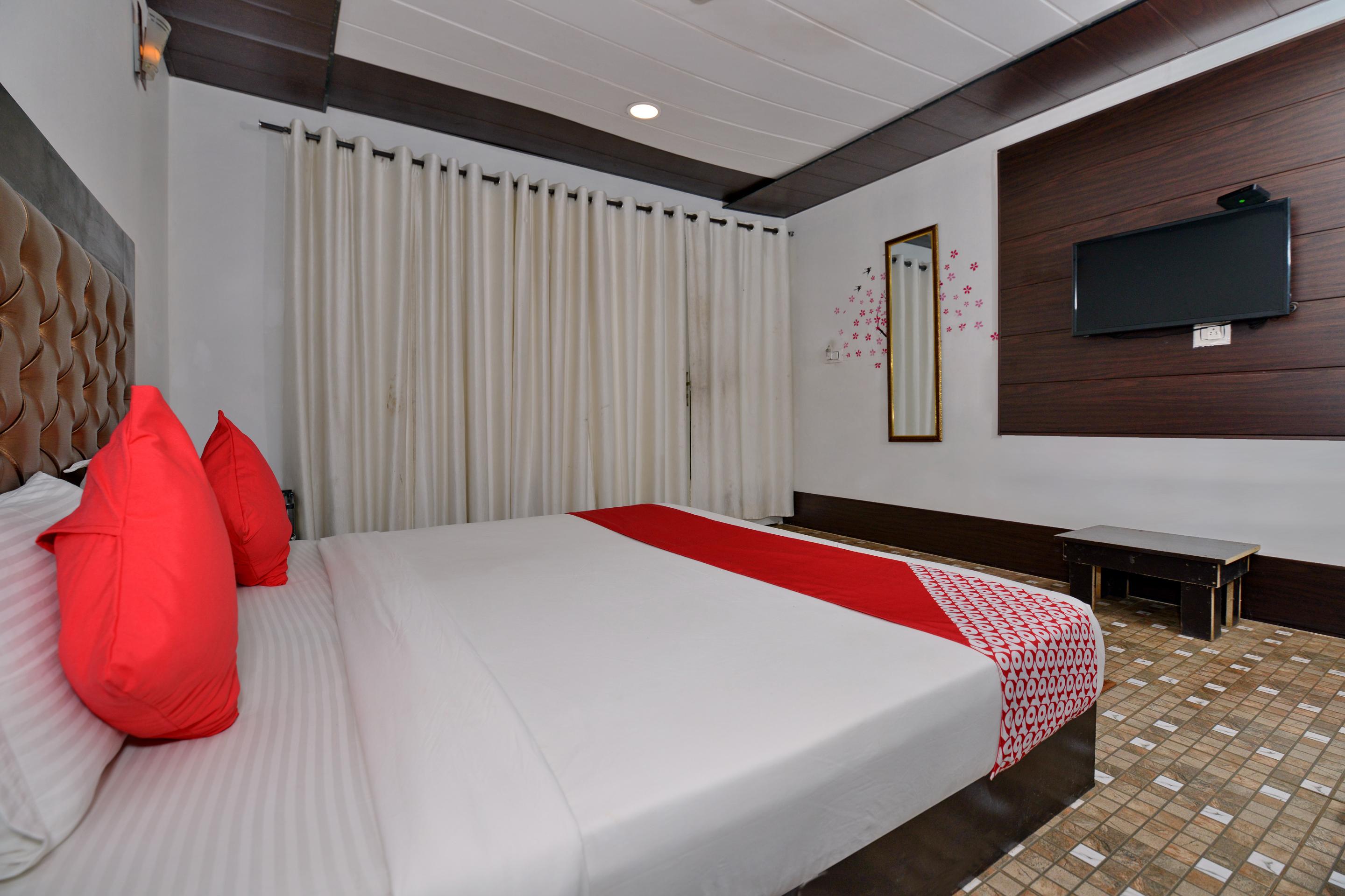 Collection O Retreat Morjim Resort Esterno foto