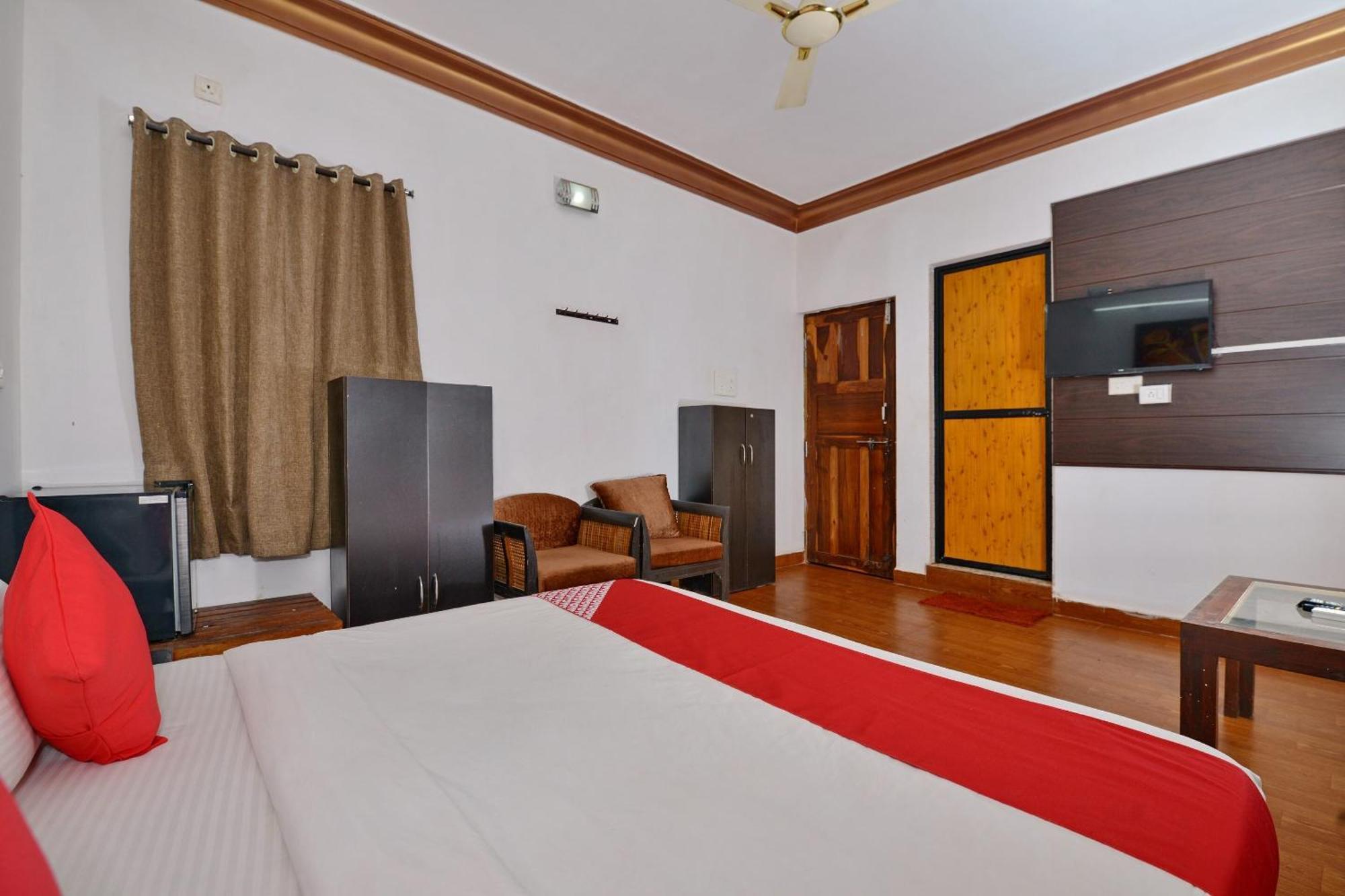 Collection O Retreat Morjim Resort Esterno foto