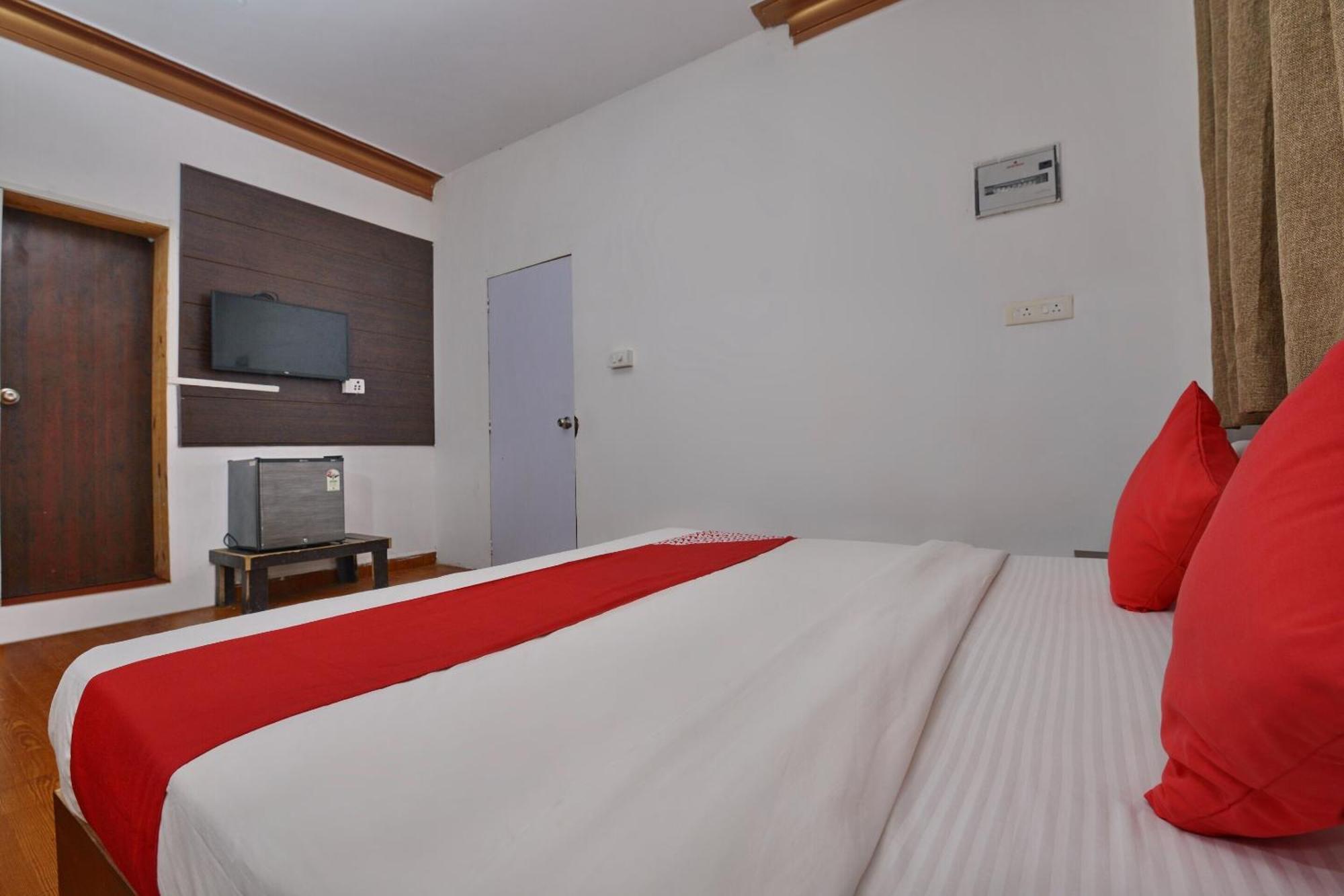 Collection O Retreat Morjim Resort Esterno foto