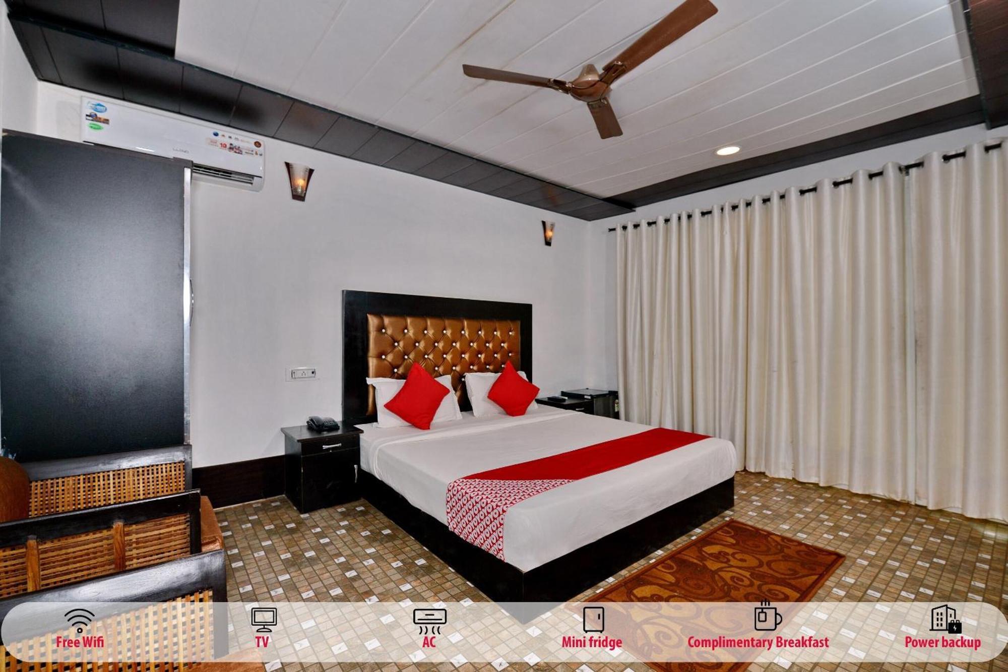 Collection O Retreat Morjim Resort Esterno foto