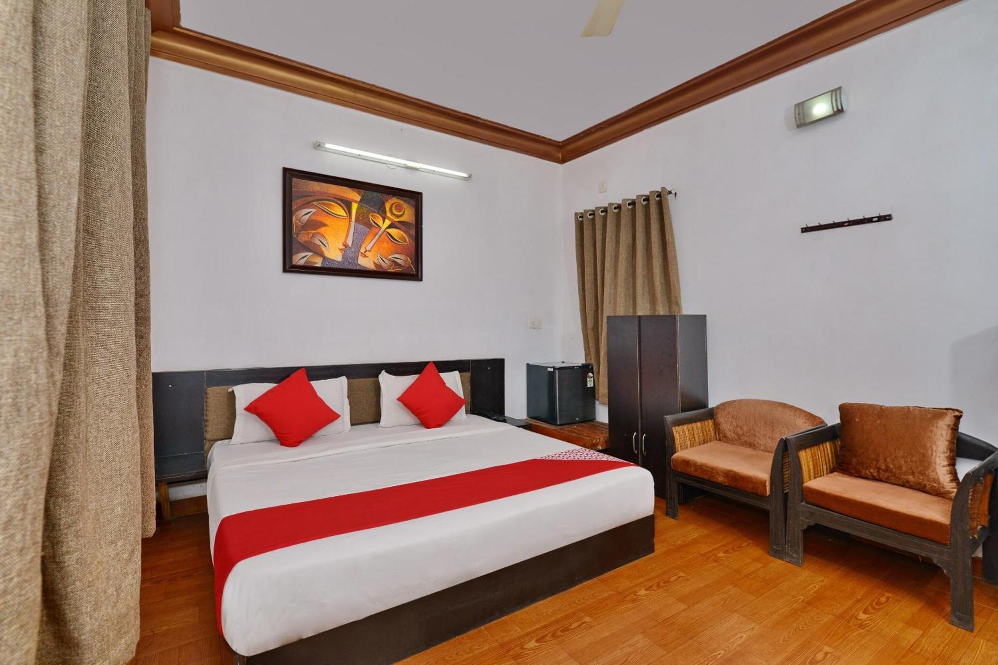 Collection O Retreat Morjim Resort Esterno foto