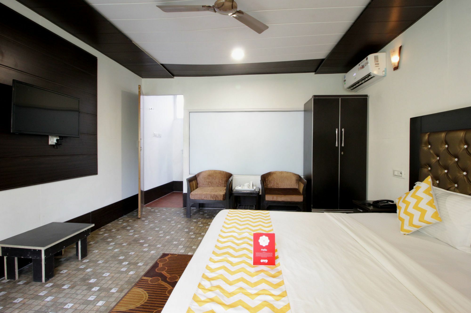 Collection O Retreat Morjim Resort Esterno foto
