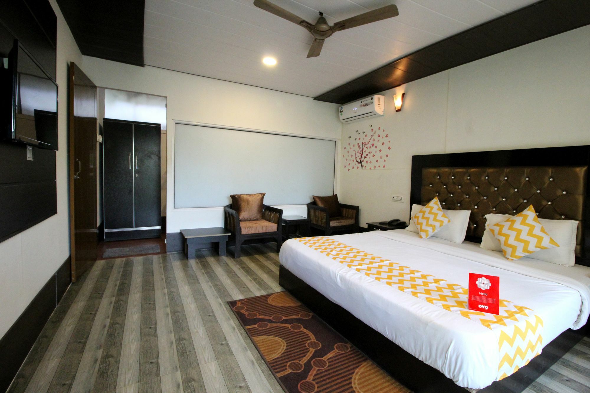 Collection O Retreat Morjim Resort Esterno foto